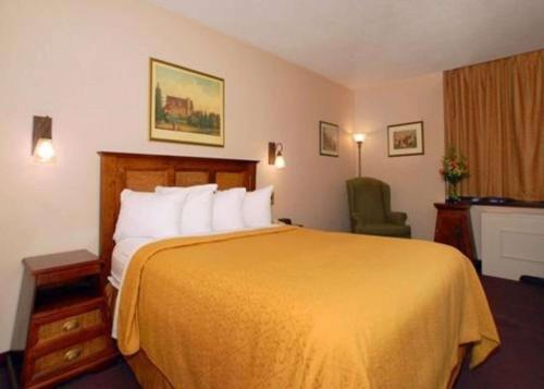 Postel nebo postele na pokoji v ubytování St Lawrence hotel