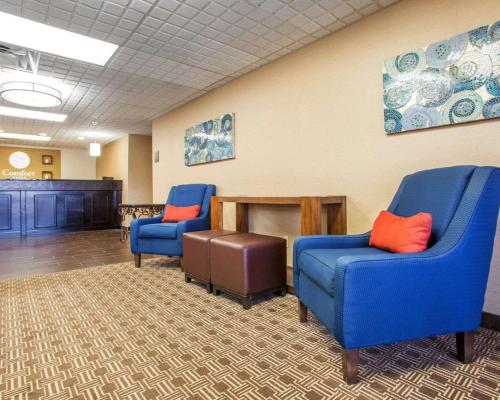 Гостиная зона в Comfort Inn Dayton - Huber Heights
