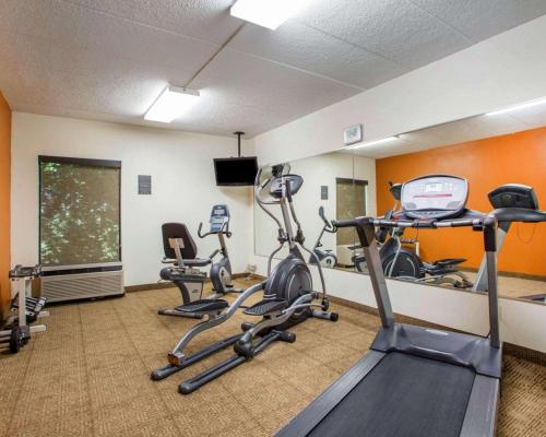 Фитнес-центр и/или тренажеры в Comfort Inn Dayton - Huber Heights
