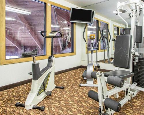 Fitness centrum a/nebo fitness zařízení v ubytování Quality Inn St Marys