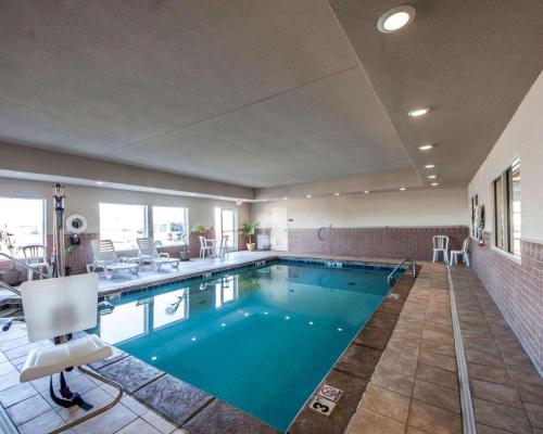 Бассейн в Sleep Inn & Suites Lawton Near Fort Sill или поблизости