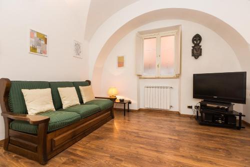 Lovely New Home, Via Nazionale