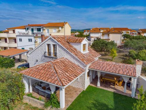 House for Rent Leila