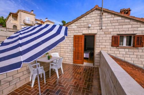 Gallery image of Apartments Pinus in Sumartin