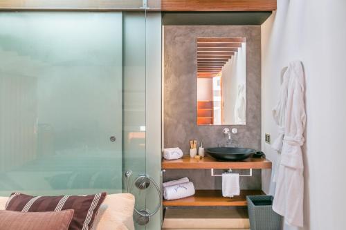 Kúpeľňa v ubytovaní Historic house in mallorca, sleeps up to 12 guests