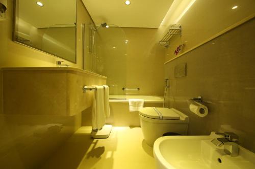 Koupelna v ubytování Lavender Hotel Deira