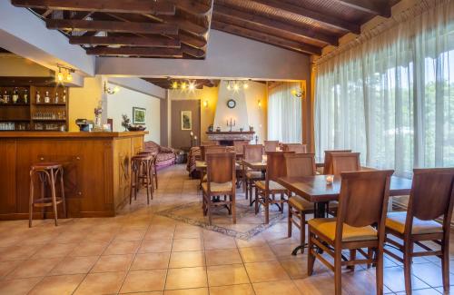 Restaurant o un lloc per menjar a Villa Anthemia