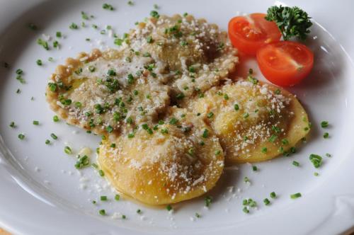 ホテルの敷地内または近くでの食事または食べ物