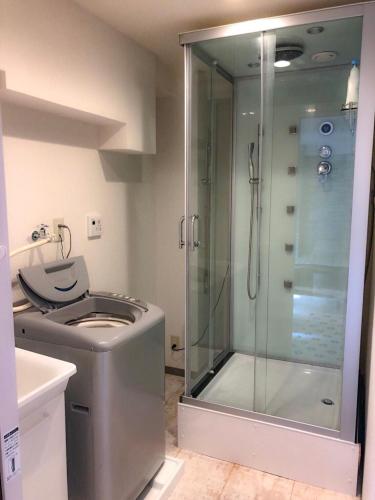 Bilik mandi di Yoyogi Apartment 2-301