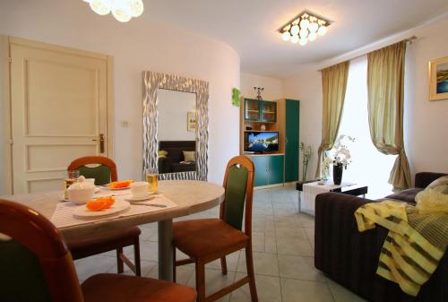 Gallery image of Apartments AMORE in Bol