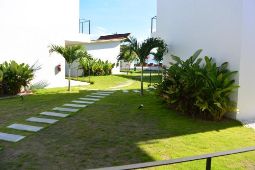 לה פלאז' ריזורט La Plage Resort & Beach Club