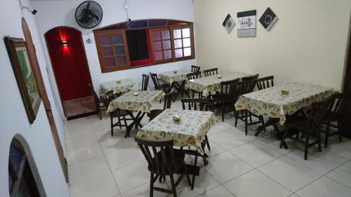 Pousada Fonseca tesisinde bir restoran veya yemek mekanı