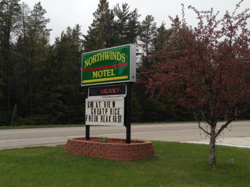 Gallery image of North Winds Motel in Mackinaw City