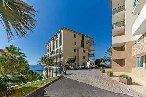 Vila Formosa I by an island apart