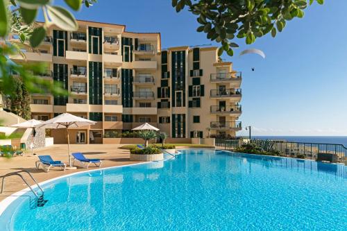 Vila Formosa I by an island apart