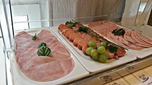 Mad på lejlighedshotellet eller i nærheden