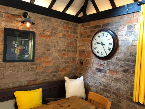 Ruang duduk di The White Hart
