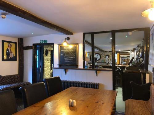 Gambar di galeri bagi The White Hart di Sherington