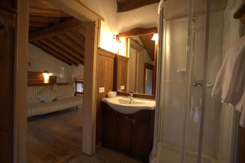 Et badeværelse på Agriturismo Casa Rossa Ai Colli