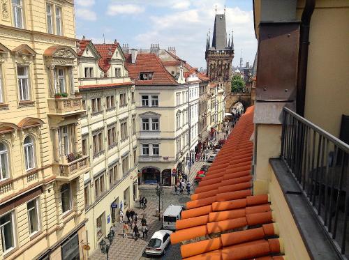 Fotografie z fotogalerie ubytování STEPS AWAY FROM CHARLES BRIDGE - 3room apartment with balcony v Praze