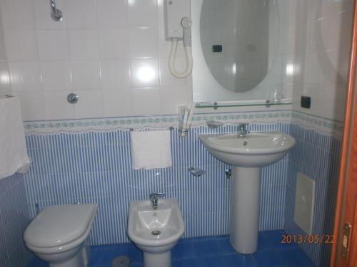 Bilik mandi di Hotel L' Anicrè
