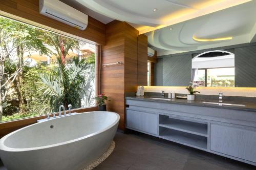 Koupelna v ubytování Karon Beach Pool Villa - Sha Extra Plus