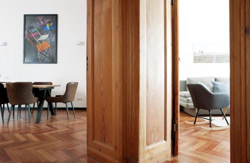 KATZ by ROCKCHAIR Apartments l SUPERHOST Status l 3 Bedrooms Boxspringbeds 2 Bathrooms in City Center - Cozy Family & Business Flair welcomes you! photo 13