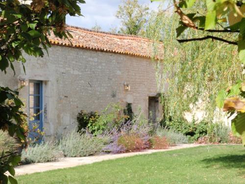 Κήπος έξω από το Demeures et Châteaux - Le Portail en Marais Poitevin
