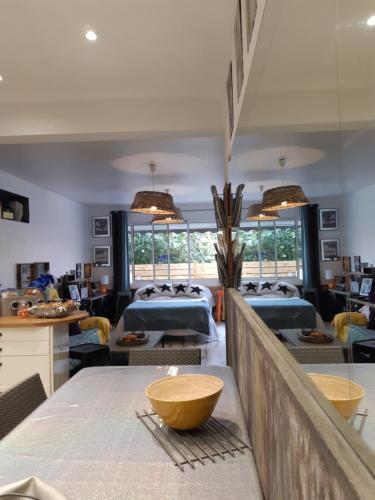 Гостиная зона в La Petite Maison De Melanie 30m mer