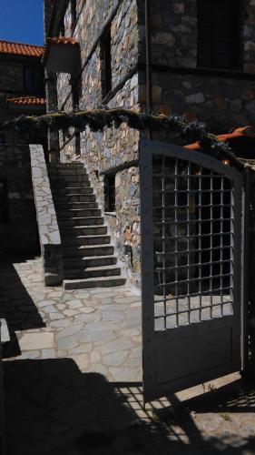 Foto dalla galleria di Luxurious Residence at the Village Square a Palaios Agios Athanasios