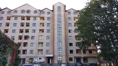 El edificio en el que está el departamento