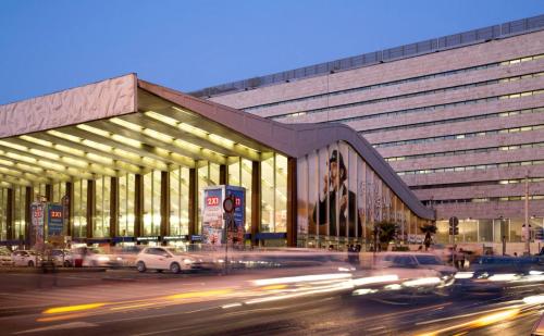 Bangunan di mana terletaknya hotel
