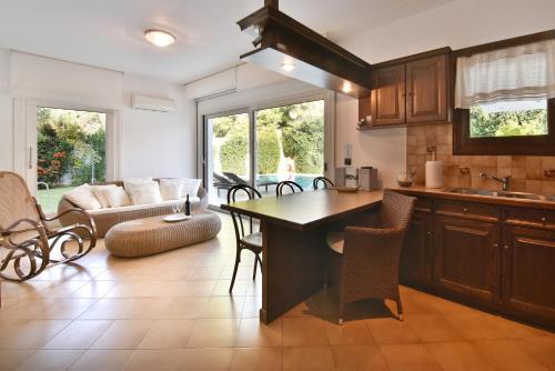Fotografie z fotogalerie ubytování Villa Noa v destinaci Anavissos