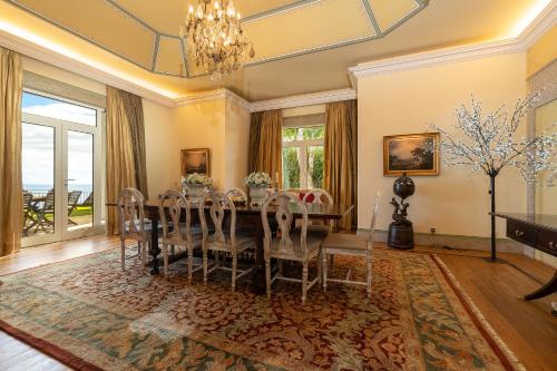 Luxury Ocean View Villa in Funchal