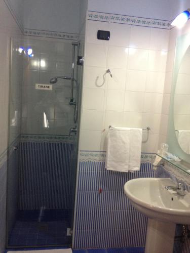 Bilik mandi di Hotel L' Anicrè
