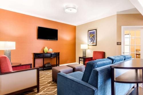 Μια τηλεόραση ή/και κέντρο ψυχαγωγίας στο Comfort Inn & Suites Bryant - Benton