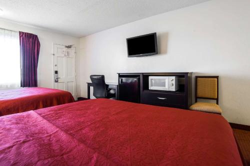 Rodeway Inn Kingman Route 66にあるベッド