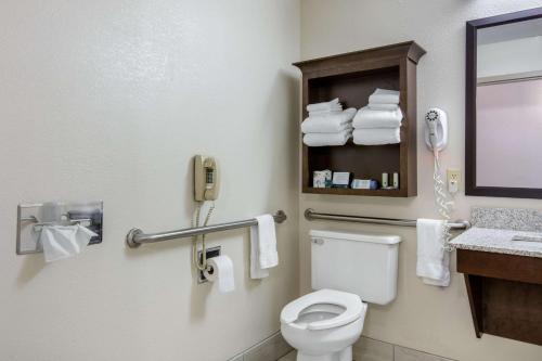 Foto da galeria de Quality Inn & Suites Mountain Home North em Mountain Home