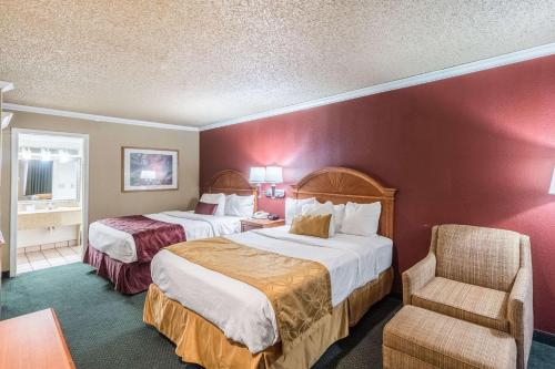 Quality Inn Casa Grande I-10 객실 침대