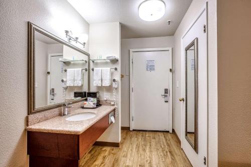 Gallery image of Quality Inn near Six Flags Discovery Kingdom-Napa Valley in Vallejo