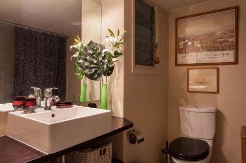 2 Bedroom Artist's Apartment - So Athens