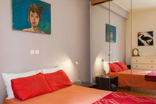 2 Bedroom Artist's Apartment - So Athens