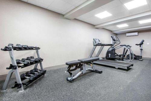 Pusat kecergasan dan/atau kemudahan kecergasan di The Champlain Waterfront Hotel, an Ascend Collection Hotel