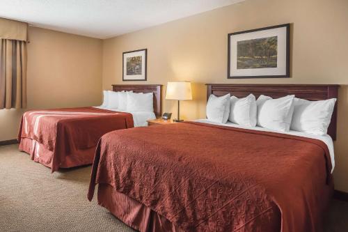 Quality Hotel & Conference Centreにあるベッド