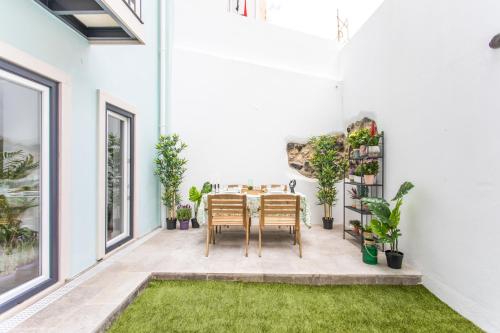 Κήπος έξω από το Lx Design Apartment near Congress Center