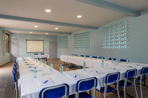 Οι επιχειρηματικές εγκαταστάσεις ή/και οι αίθουσες συνεδριάσεων στο The Originals City, Hôtel Belova, Cayenne Sud