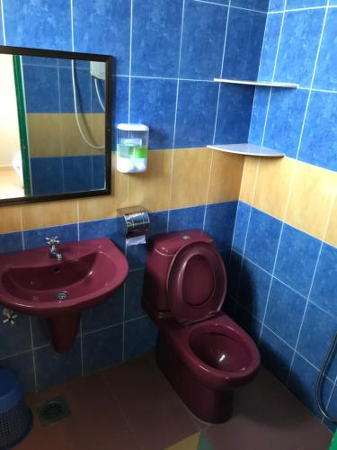 A bathroom at Kangsar Hotel