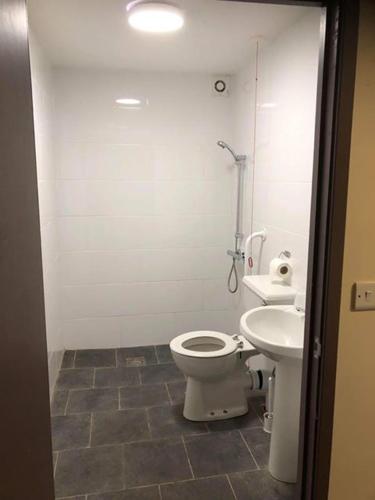 Un baño de Alcester Inn