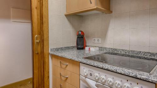 Kuchyňa alebo kuchynka v ubytovaní Saplan Real Estate MONTLUDE