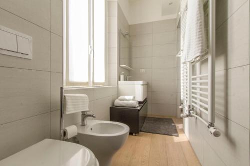 Bilik mandi di Luxury and spacious apartment (Bocconi)